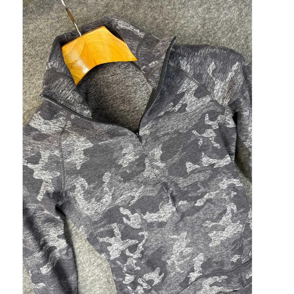 Lululemon Outrun The Elements 1/2 Zip Womens 2 Slim Black Gray Camo Rulu LW3DCBS